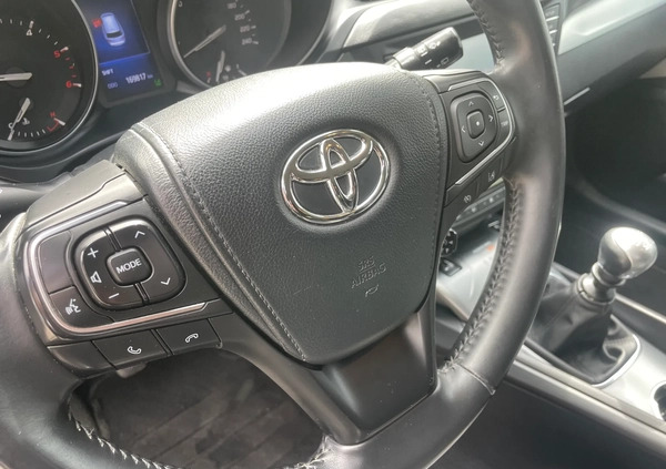 Toyota Avensis cena 47900 przebieg: 170000, rok produkcji 2016 z Strzyżów małe 326